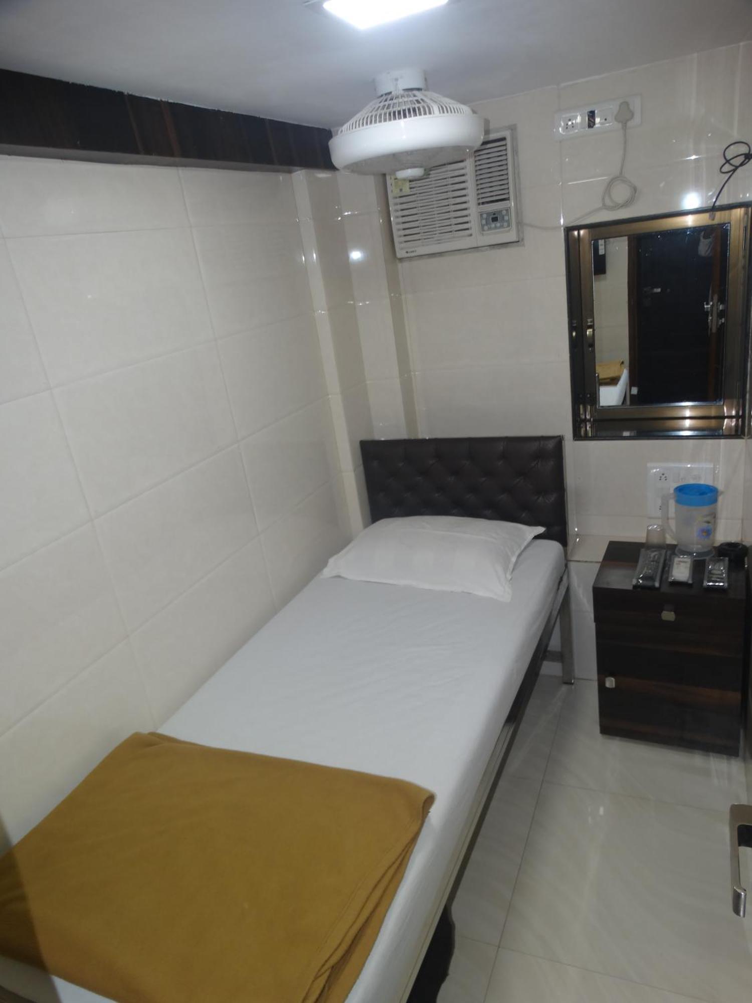Hotel Qamar Bombay Extérieur photo